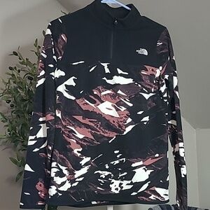 The North Face Women’s Quarter Zip Pullover Small